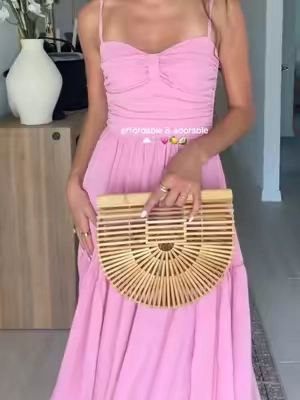 this maxi 😍😍 size small, 5’7”, 125 #SummerFashion #beachoutfit #maxidress #vactionoutfits 