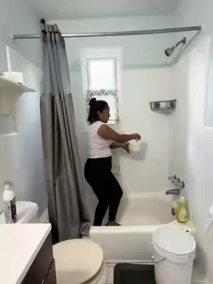 Quieres facilitarte la vida para lavar tu baño aquí te recomiendo este cepillo electrónico, recargable, inamalambrico con cabezales intercambiables sin tanto esfuerzo aquí te dejo el enlace #tiktokshopfinds #bathroomcleaning #tiktokshop #recomendable #viraltiktok 