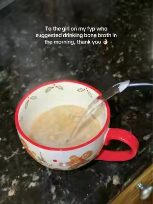 And it’s not some gross chalky protein powder 😭 #bonebroth #collagenbonebroth #bonebrothbenefits 