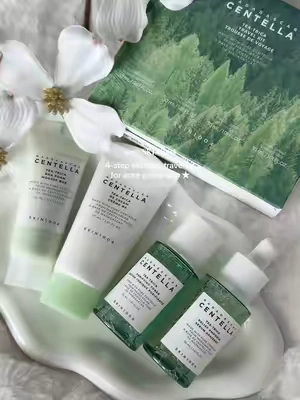 perfect for travel or trying out the routine before buying the full sizes 🤍 #koreanskincare #centellamadagascar #centella #skin1004 #acneproneskin  