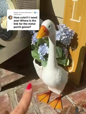 Replying to @Hannahfinds⚡️🌀 metal porch goose #porchgoose #porchdecor 