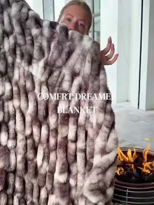 All set for fall with the moonstone dreamer blanket by @Comfrt #comfrt #comfrtdreamerblanket #dreamerblanket #fallblanket 