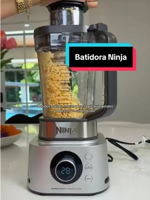 Este sistema de Ninja viene con todo lo que necesitas para preparar smoothies, jugos, salsas, dips, purés, mantequilla de maní, masas y hasta picar y rebanar vegetales. 🥤🥜🥕 Con sus diferentes vasos y accesorios, prácticamente reemplaza varios equipos de cocina y te ayuda a ahorrar espacio y tiempo. ¡Uno de esos productos que usas todos los días! #ninja #ninjafoodipowerblender #ninjablender#TikTokShopCreatorPicks#tiktokshopsummersale  