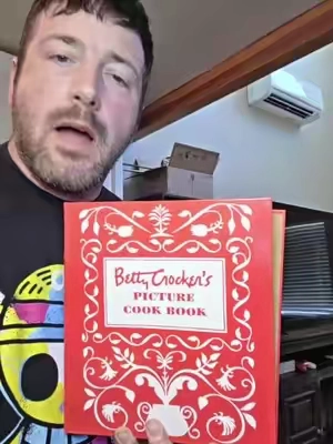 Betty Crocker's Picture Cookbook, Facsimile Edition - Rediscover the culinary classic that transformed home cooking! This 1950 edition is filled with vibrant photography, practical tips, and beloved recipes!