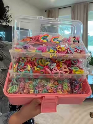 2611 accesorios para los peinados de las niñas , es un set muy variado y te incluyen el estuche , todo luce muy bello y organizado  #hairaccessories #girlshairaccessories #toddlergirlhairaccessories #tiktokshopsummersale #hairstyle 