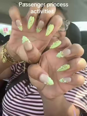 Note! i am in the passenger seat TikTok🤩! @NailVesta #nailvesta 