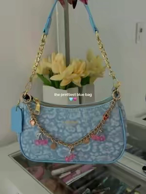 such a pretty bag 🩵💗🍬 #shoulderbag #handbag #pursetok #purse #everydaybag 