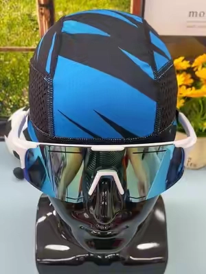 Just makes my day easier #MELASA #skullcap #helmet #cycling 