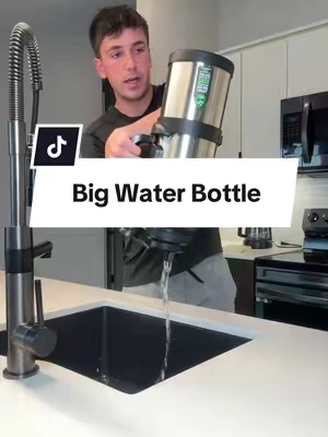 Ngl super handy #bigwaterbottle #waterbottle 