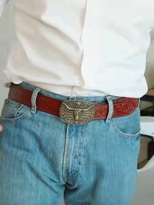 Cinturón western BELTROAD con hebilla automática y ajuste preciso. Diseño estilo cowboy con grabados detallados, ideal para botas, jeans, conciertos, rodeos o uso diario. #BeltRoad #CinturonWestern #CowboyStyle #AccesoriosHombre #TikTokShop