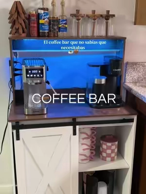 Si sueñas con tener un rincón para tu café organizado y bonito, este mueble es una excelente opción. ☕🤎 Tiene mucho espacio para guardar cápsulas, tazas y accesorios Ademas de puertas corredizas🤎☕️#coffeebardecor#coffeelovers#coffee#coffeeathome 