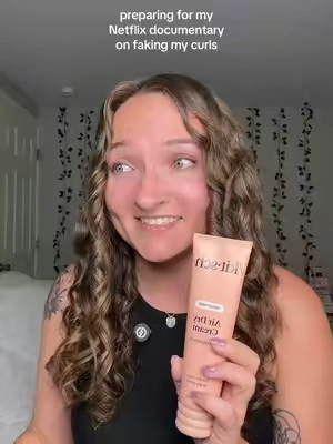 all because of an air dry cream that puts in WORK on my dry, frizzy hair 😮‍💨 #kitsch #airdrycream #curlyhair #hairtok #tiktokshopcreatorpicks @Kitsch 