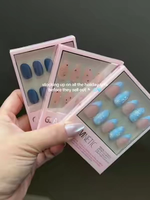 these are snow cute 😉❄️🩵🌬️  #glamnetic #glamneticnails #pressonnails #christmasnails #holidaynails 
