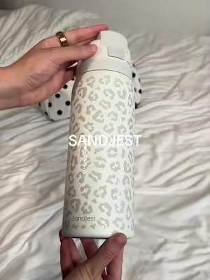 So cuteee 🤍 #waterbottle #backtoschool 