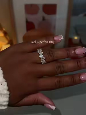 This ring is so pretty ✨  #goldjewelry  #goldrings #tranishfreejewelry #jewlery #pavoiring 