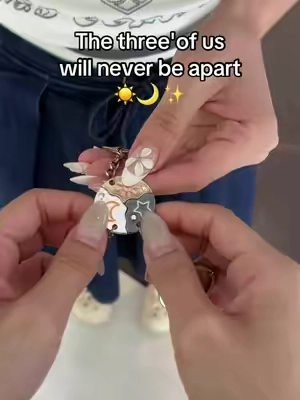 Family couple friendship star moon sun pendant grabeeee sobrang ganda!!!worth buying guys!☀️🌙 ✨😂🤞#pendants #pendantnecklace #beacelet #friendshipnecklace #familynecklace 