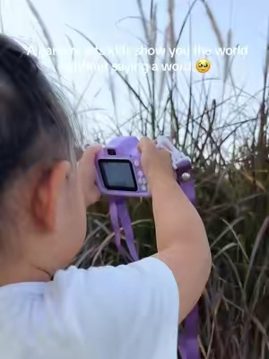 You’ll be surprised by what they choose to capture. 📸🤍  #kidstoys #toddlertoy #toddlermusthaves #toddleractivities #toddlergift #giftforkids #toddlercamera #toddlermom #momhack #digitalcameras #toys #toddlersoftiktok 