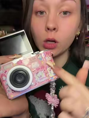 Pink Y2K camera 💖⭐️🪩🍒#y2k #retrocamera #pinkcamera #y2kcamera 