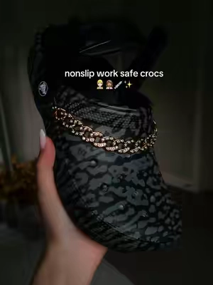#workcrocs #crocsclogs #workshoes #crocs #tiktokshopcreatorpicks 