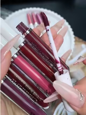 Lápiz delineador de ojos de 24 horas, resistente al agua y a las manchas, de textura suave, con sacapuntas incluido 🥰🤩👏🏻🌟👇🏻👇🏻👇🏻 #delineador #delineadorresistentealagua #promoción #maquillaje #tiktokshopcreatorpicks