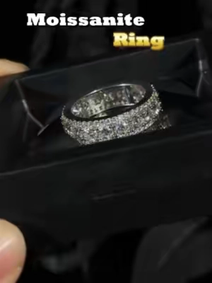 Look At These Stones Shine So Bad On This Moissanite Piece.#delzzad #2026trend #summerlooks #bidandwin #tiktokshopsummersale #moissanitejewelry #s925 #silver #unisexjewelry #summerjewelry #icedout #moissanitering #hiphopjewelry