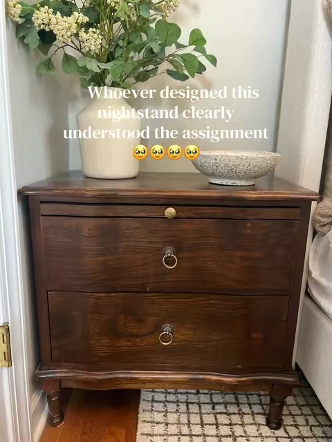 I wasn’t planning on getting excited over a nightstand… but here we are. 😂 The pull-out tray, built-in charging, real wood, and basically zero assembly? It’s one of those purchases that makes you wonder why you waited so long. This one is absolutely worth it. #nightstand #endtable #bedroomfurniture #furniture #bedroomdecor 