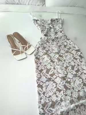 True to size  Size small, weigh 140lb #vestidodenovia #engagementdress #bridesdress #whitedress #vestidoblanco 