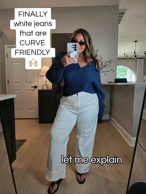 I used to skip white jeans all together but these ACTUALLY handle all my insecurities 🙃  @Halara_official  #halara #halarajeans #whitejeans #stretchyjeans  #curvyfashiontips 