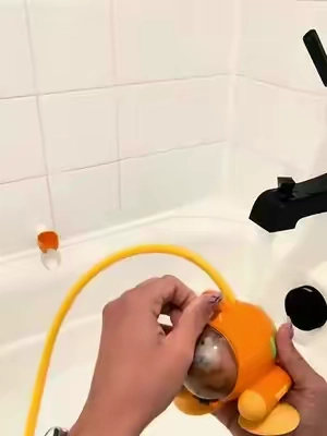 Bath time just got an upgrade! 🛁🚢 This adorable submarine shower hose turns rinsing into playtime, making bath time so much more fun for little ones. If your kids fight baths, this might just become their new favorite part of the day! 💙 #BathtimeFun #ToddlerMustHaves #ParentingHacks #BathToys #kidsactivities 