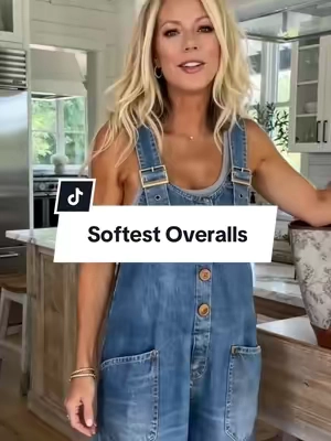 The softest overalls. #overalls #overallsoutfits #falloutfits #fashion #womenfashion 