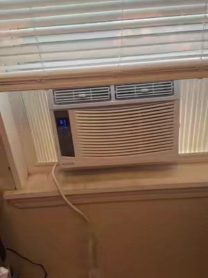 I know you’re hot over there and you don’t have to be #air #airconditioner #summerheat #hot #heat 