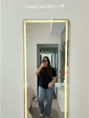 Un espejo siempre hará la diferencia ✨🤍tamaño 26x71 es el más grande pero hay varios tamaños disponibles 10/10🔥#tiktokshopsummersale #led #mirror #espejo #ofertasimperdibles 