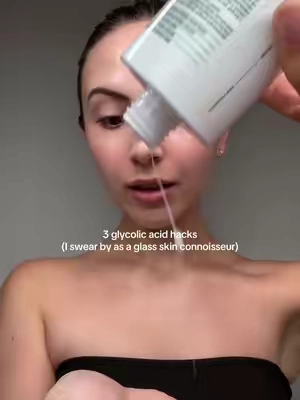 The skincare multitasker I didn’t know I needed. ✨ The @prequelskin Multi Acid Milk Peel does so much more than exfoliate your face. These simple hacks can help keep your skin looking smoother, brighter, and more even from head to toe. 🤍 @prequelskin #prequelskin #prequelskinpartner 