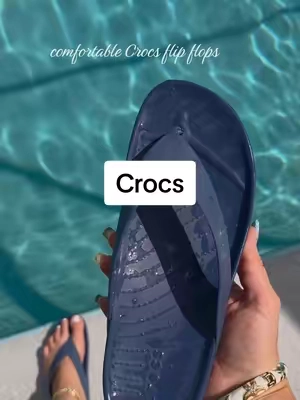 squishy and comfortable between your toes! don't miss Crocs Splash Flip Flops 🌊🌴 @Crocs #crocs #flipflops #vacations #sandals #tiktokshopcreatorpicks 
