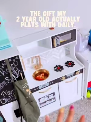 #giftsfortoddlers #toddlergifts #2yearold #giftsforkids #playkitchen 