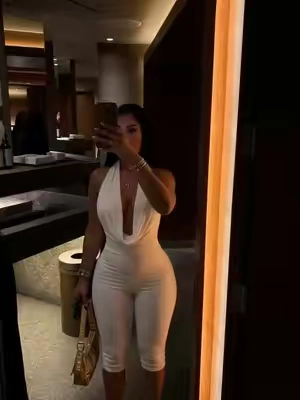 😍😍😍 #fyp #outfitinspo #girlsnight #ootn #allwhite 