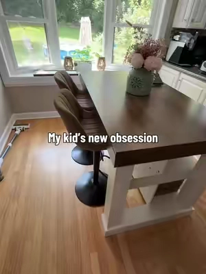These stools have truly made our kitchen feel more like home since the kids love to eat breakfast and snacks here while I’m unloading the dishwasher and things. #barstools #counterheightstools #breakfasttime 