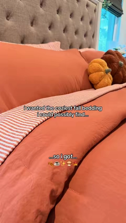 A fall refresh is coming for all us fall girls, and we all KNOW it starts with the bed. I have goosebumps thinking about those crisp fall mornings, pumpkin coffee, slouchy outfits, and everyone slowing down to breathe in the season. Everyone seems so much happier in fall 🤎✨ #comforterset #beddingset #fallrefresh #fallbedding #fallaesthetic 