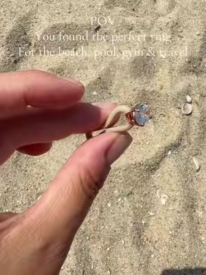 The perfect ring for the gym, beach, or pool! @Rinfit Rings #siliconeband #traveljewelry #rinfitrings #gymjewelry #siliconerings 