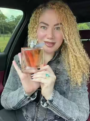 Perfume femenino #perfumefemenino #perfume #lavieestbelle #ferfume 