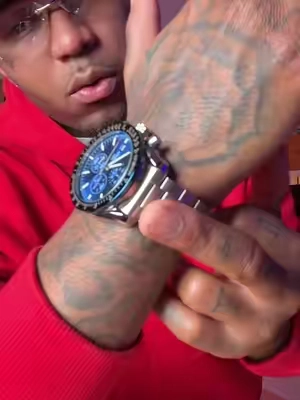 Watch absolutely gorgeous 🔥😍