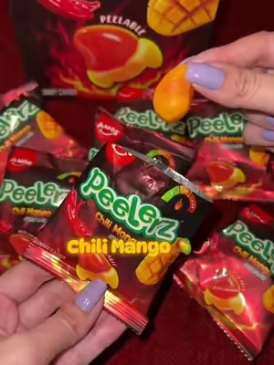 Gomitas picositas de mango pelables 🌶️🥭 #chilimango #gomitaspelables #peelerz #spicygummies #peelablegummy 