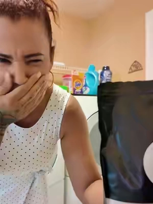 Que fuerte huele se siente muchísimo en la ropa cuando la lavas. #detergent #arruinateconmigo #parati 