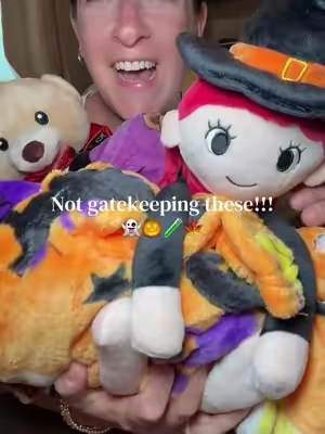 The cutest little friend and blanket!! @HSN, Inc #stuffedanimal #halloween #blankets #halloweenboobasket #boobasket 