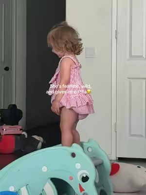 She does what she wants, when she wants 👑✨ #daughter #toddlerlife #momlife #feraldaughter #fypppp 