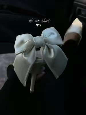 obsessed with these bow heels! 🤍 #girlyheels #heels #girlyfinds #stiletto 