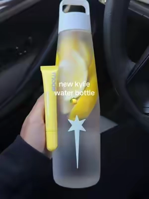 obsessed 🍋 #k20 #waterbottle #hydrationbottle #kyliejenner #bottle 