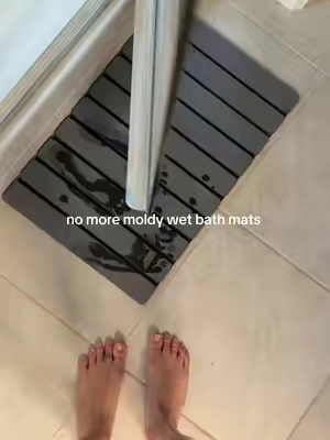Stone bath mats have changed my game.. no more yucky wet and moldy bath mats 🤮 #stone #bath #bathroom #bathmat #Home 