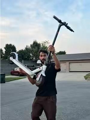 This White Electric Scooter is sale right now and it’s limited. grab it before it’s gone!  #creatorssightinsights #electricscooters #escooter #electricscooters #electricbikes 