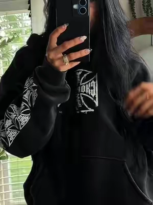 Can never go wrong with a black baggy hoodie🖤 #tiktokshopsummersale 